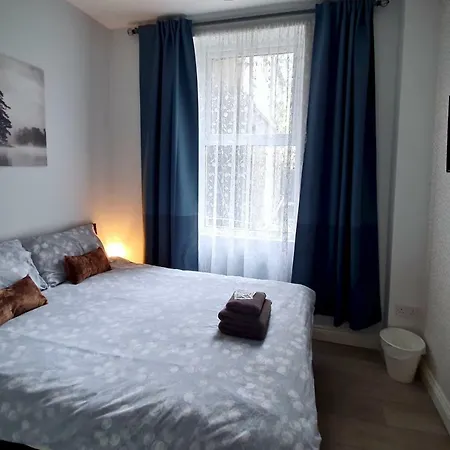 Victoria Lodgings London-3