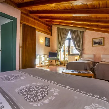 Hotel Chalet Joli-3