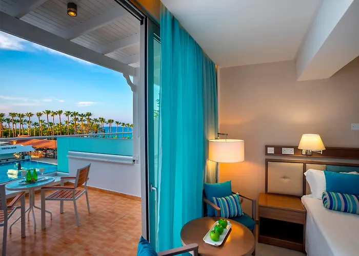 Cavo Maris Beach Hotel & Suites Protaras