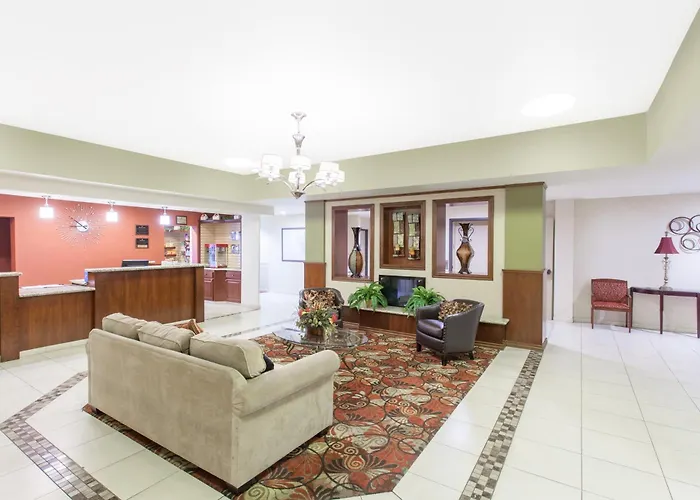 Ramada By Wyndham Fresno Northwest