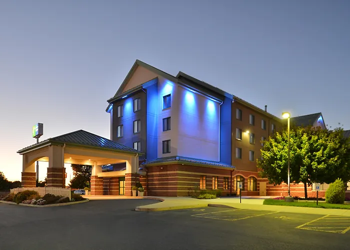 Holiday Inn Express Breezewood By Ihg