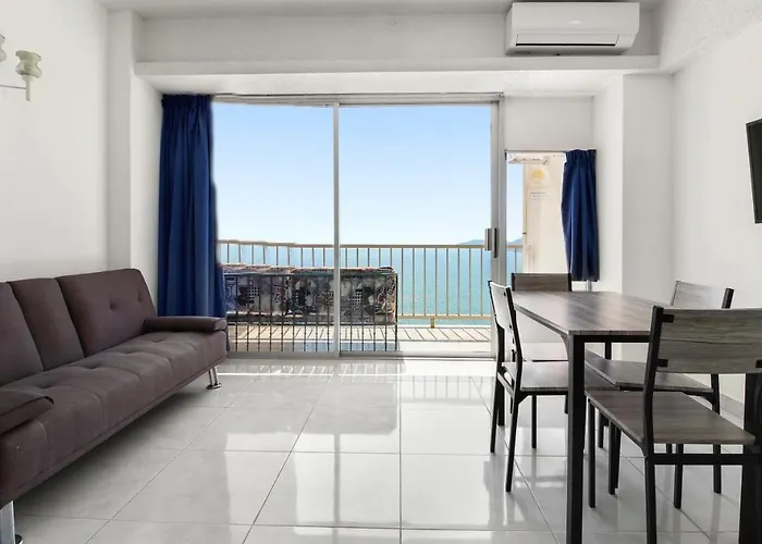 Suites con Playa Privada en Condominio Torres Gemelas Acapulco
