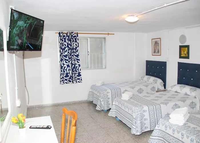 Pension La Lambra Azul Alicante