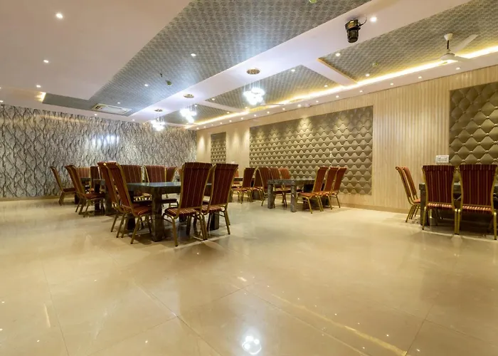 Hotel Tripple Tree - Near Ganga Ram & Blk Hospital - Karol Bagh New Delhi