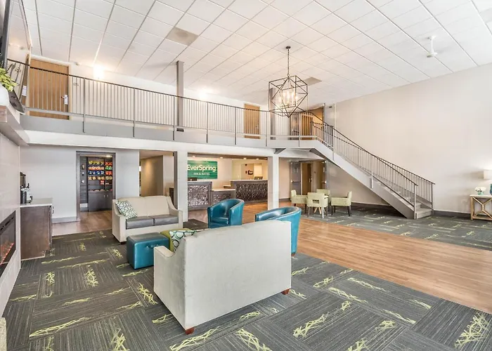 Everspring Inn And Suites Marshall