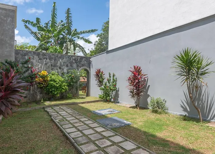 Beverly Suites Mount Lavinia Dehiwala-Mount Lavinia
