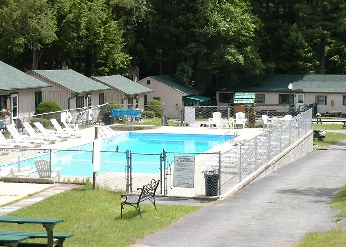 Lincoln Log Colony Hotel Lake George