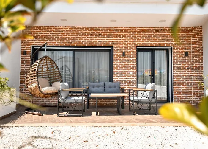Red Moon Suites
