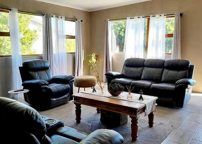 The Rustic Oak Guesthouse Cape Town