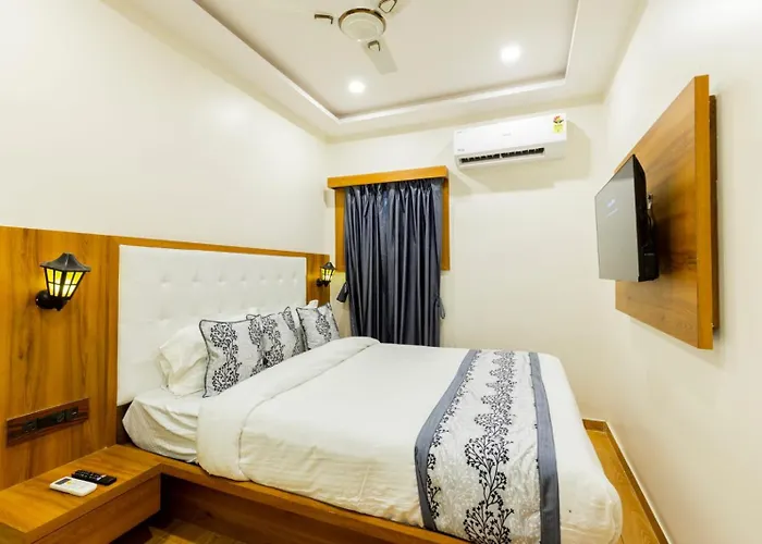 Hotel Village Residency