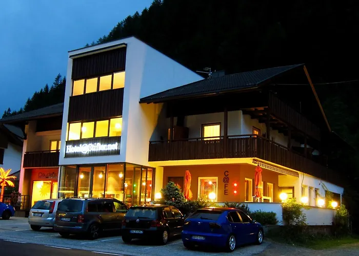 Hotel Stifter Lutago