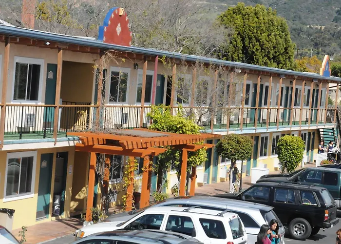 Sandyland Reef Inn