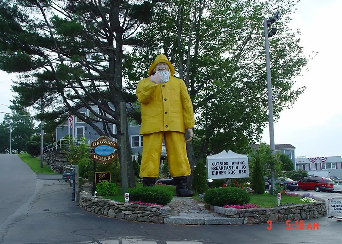 Browns Wharf Inn Boothbay Harbor
