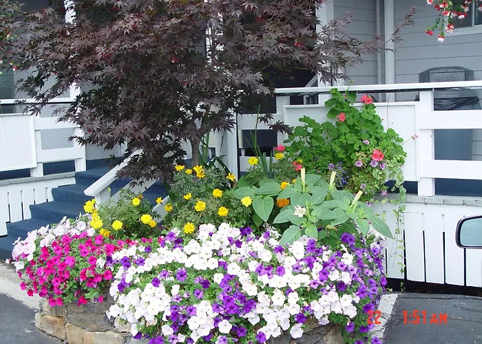 Browns Wharf Inn Boothbay Harbor