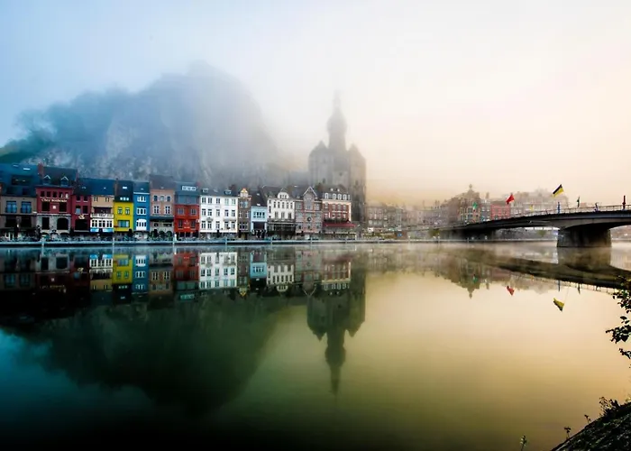 Hotel Les Voisins De Mr Sax à Dinant