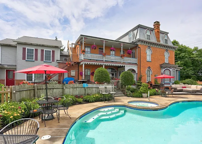 Greystone Manor Bed & Breakfast Bird-in-Hand