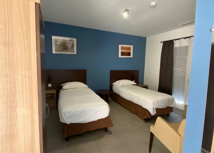 Hotel Douce France à Cuxac-dʼAude