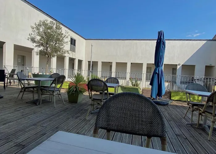 Hotel Douce France à Cuxac-dʼAude