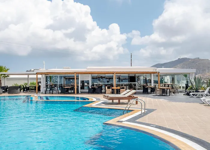 Smy Santorini Suites & Villas Pýrgos