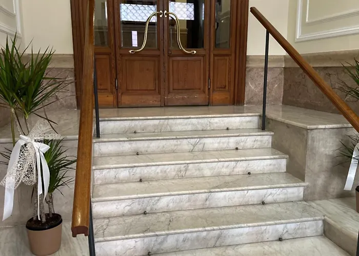 Vatican G&G Suites