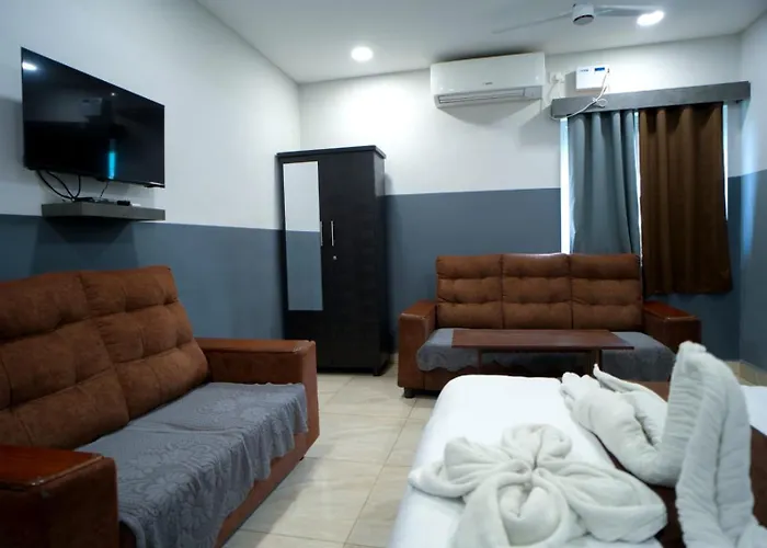 Hotel Raaj Grand