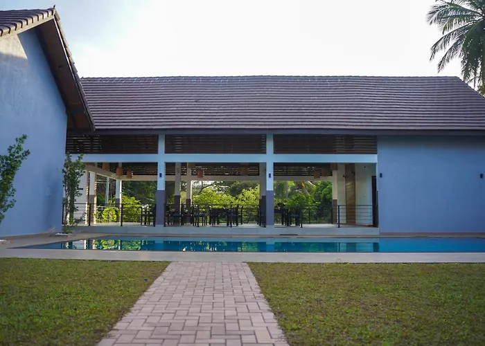 Lion Gate Hotel Sigiriya