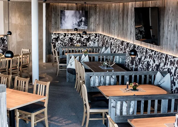 Glockneralm - Hiking- And Skihotel Exklusively Accessible By Cable Car