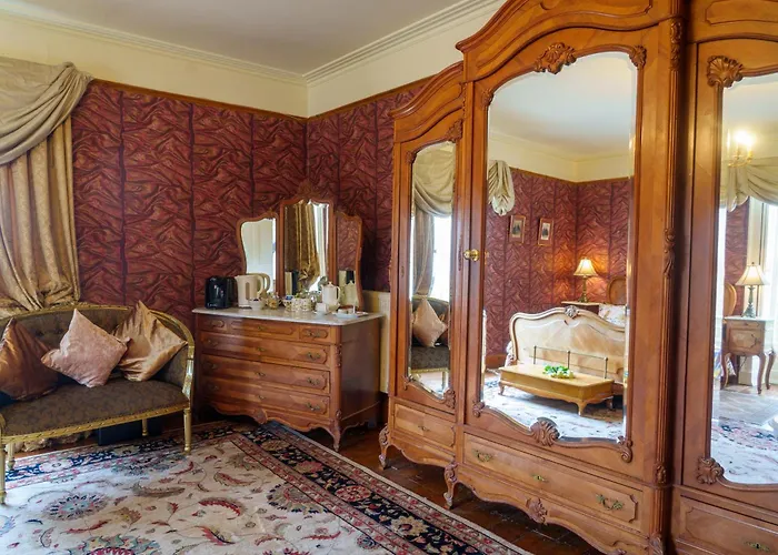 Harrisons Hall Bed & Breakfast