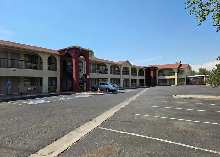 American Inn & Suites