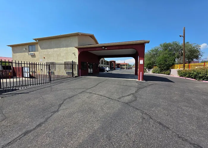 American Inn & Suites