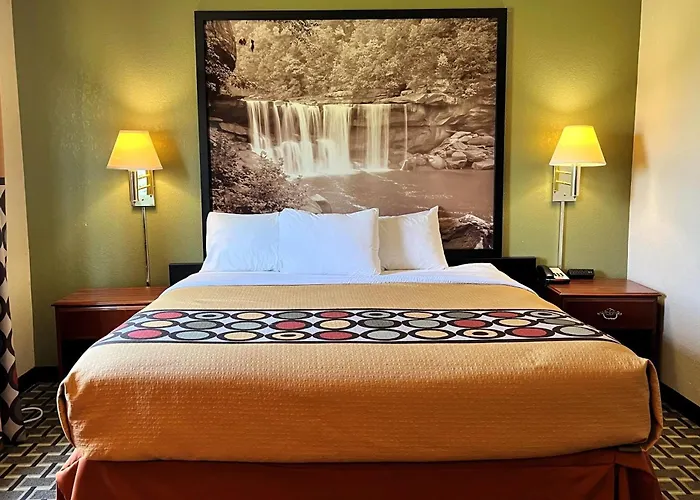 Super 8 By Wyndham Madison In Hotel