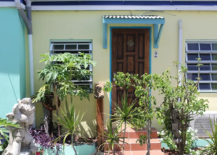 Azure Hotel And Art Studio