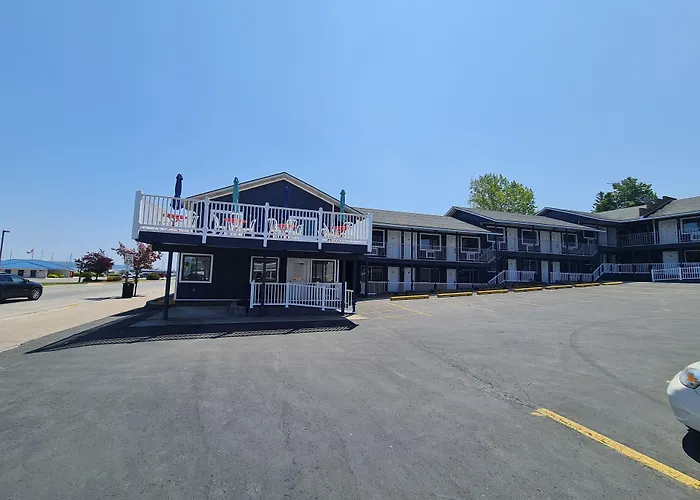 Thunderbird Motor Inn