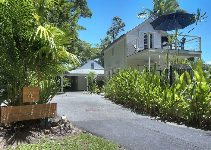 Port Douglas Cottage & Lodge