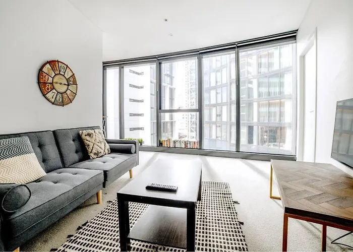 Airtrip Apartment On Margaret Street In Cbd