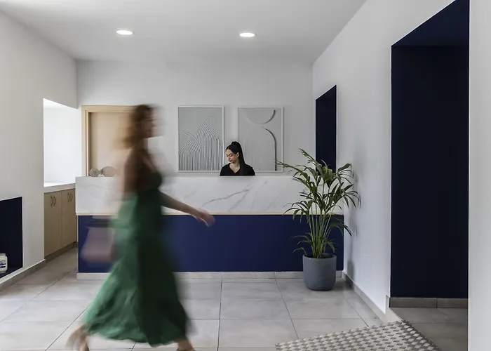 Hotel Kontes Comfort Páros
