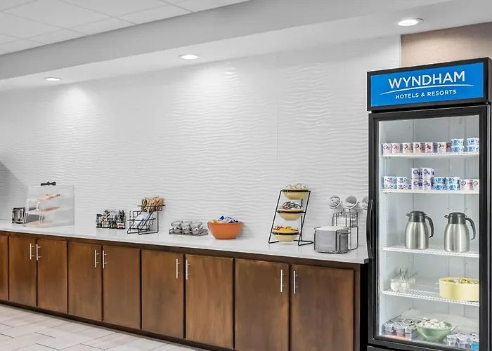 La Quinta By Wyndham Searcy Hotel