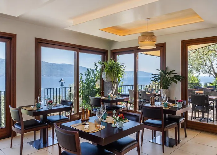 Hotel Meandro - Lake View Gargnano