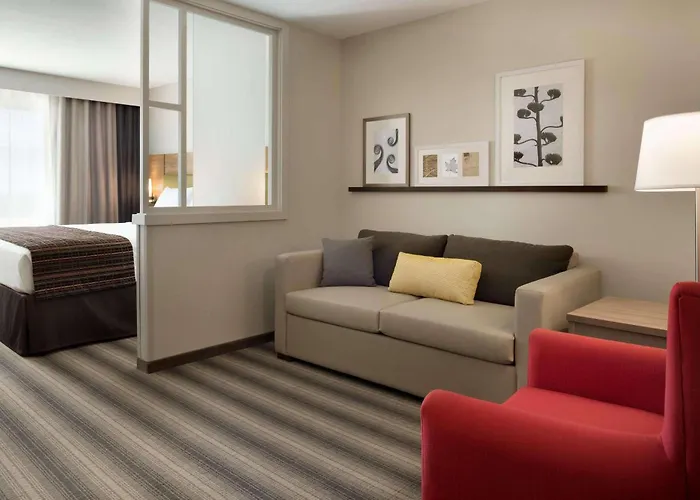 Country Inn & Suites By Radisson, Indianola, Ia
