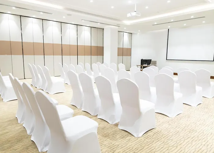 Radisson Hotel Muscat Panorama