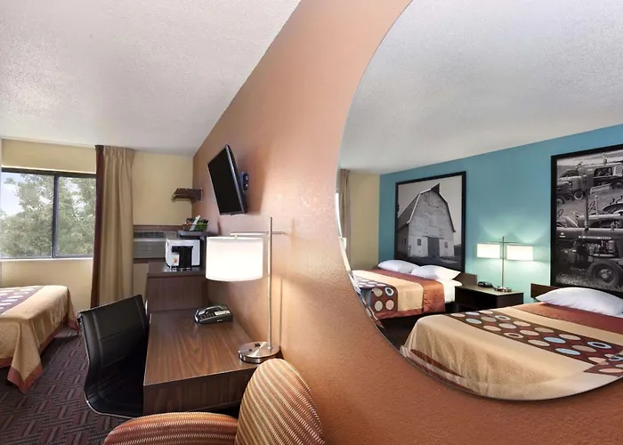 Super 8 By Wyndham Salem Motel