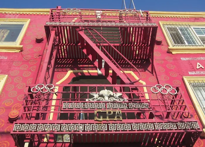 Hollywood Dream Suites