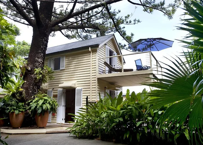 Port Douglas Cottage & Lodge