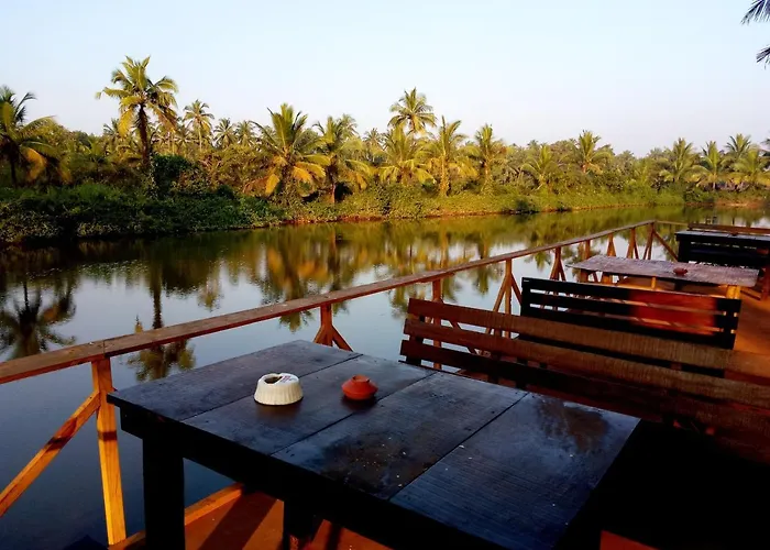 Om Lake Resort Arambol