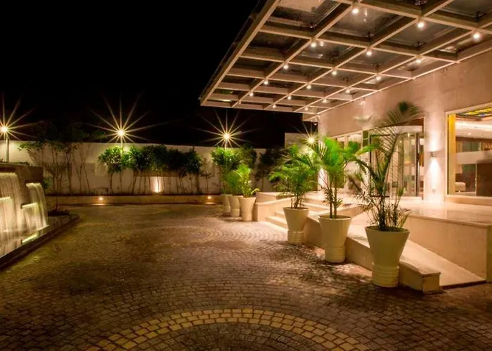 Lemon Tree Hotel Lucknow