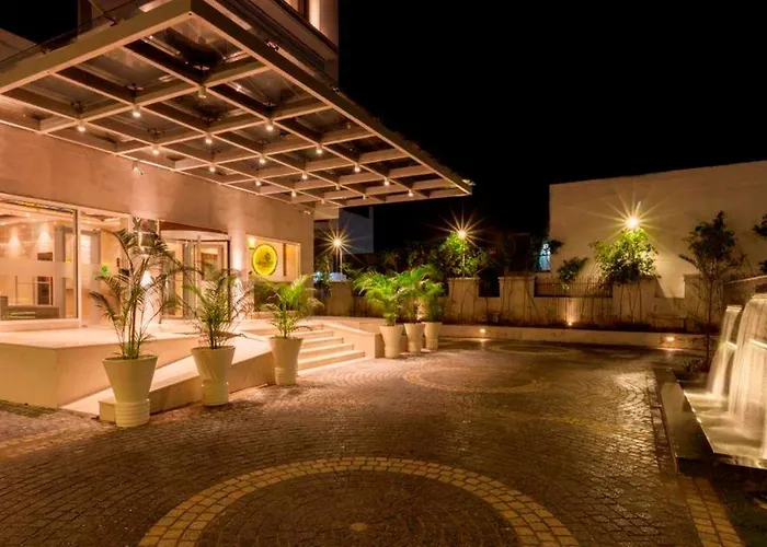 Lemon Tree Hotel Lucknow
