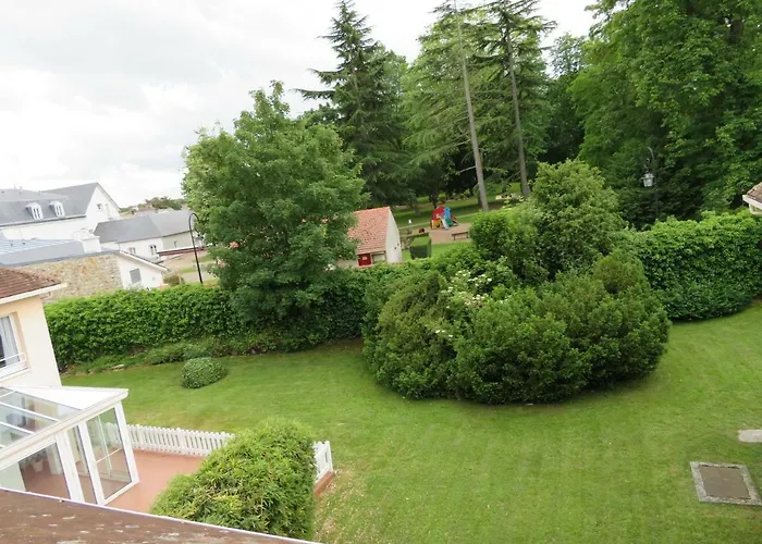 Hotel Le Relais de Voisins